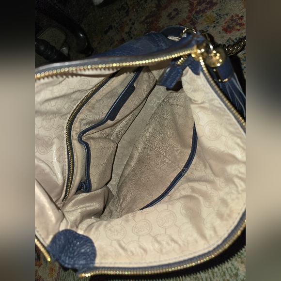 SUPPLE LEATHER NAVY MICHAEL KORS PURSE - Picture 5 of 8